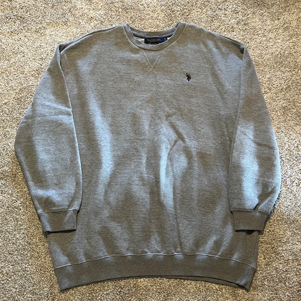 Gray Polo Crewneck!